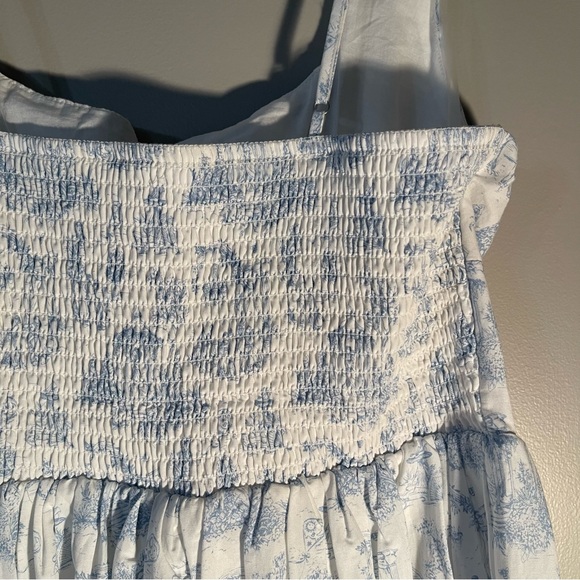 Celebrity Pink Bridgerton Blue and White Midi Dress NWT Lg - Picture 13 of 16